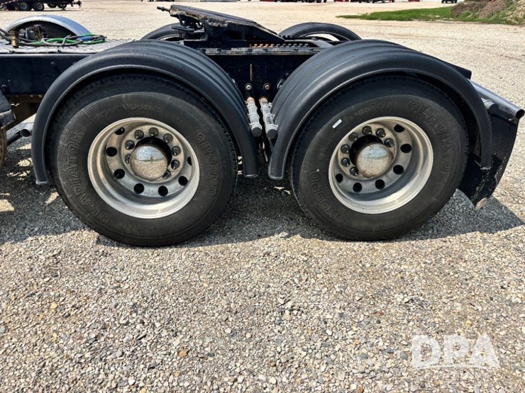 2014-kenworth-t660-image-37
