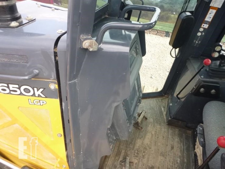 2021-deere-650k-lgp-image-16