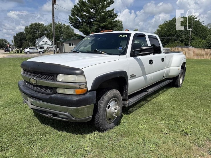 2001-chevrolet-3500hd-image-1