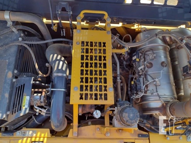 2019-komatsu-pc390-lc-11-image-52
