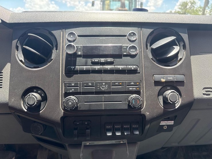2014-ford-f350-image-24