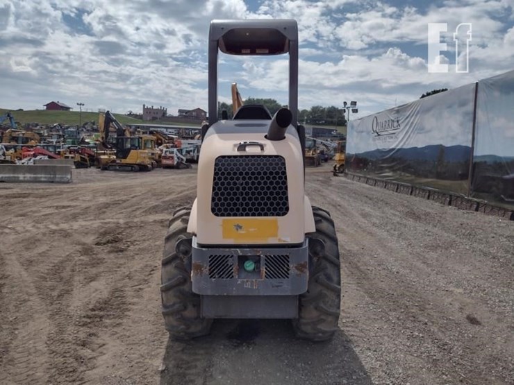 2014-volvo-sd45-image-4