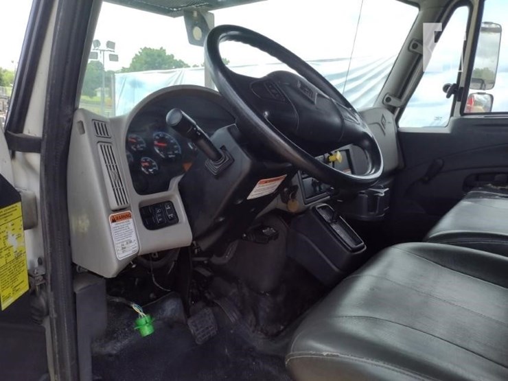 2017-international-durastar-4300-image-13