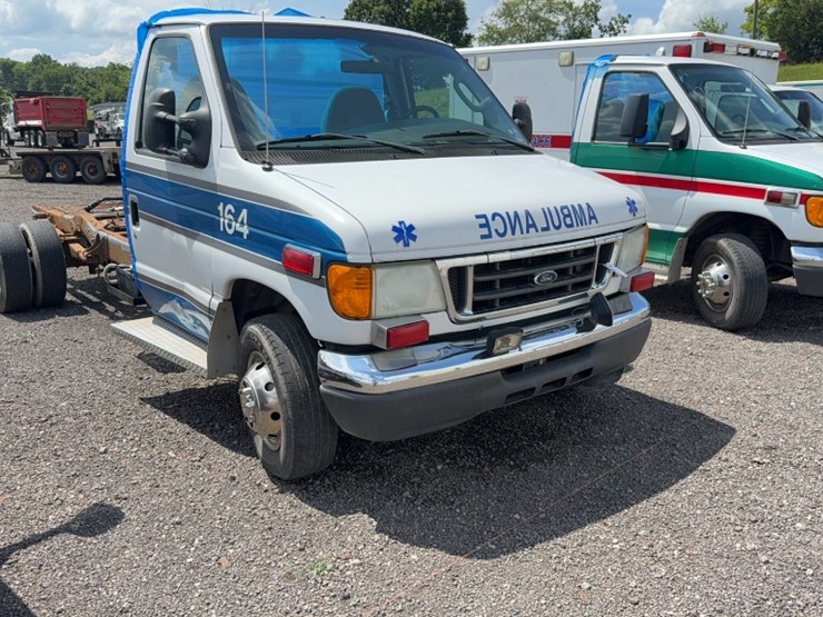2006-ford-e450-image-3