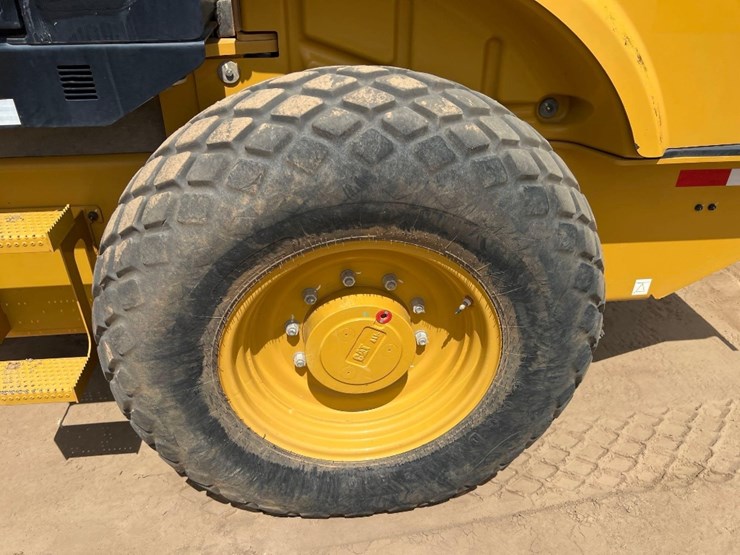 2022-caterpillar-cs44b-image-13