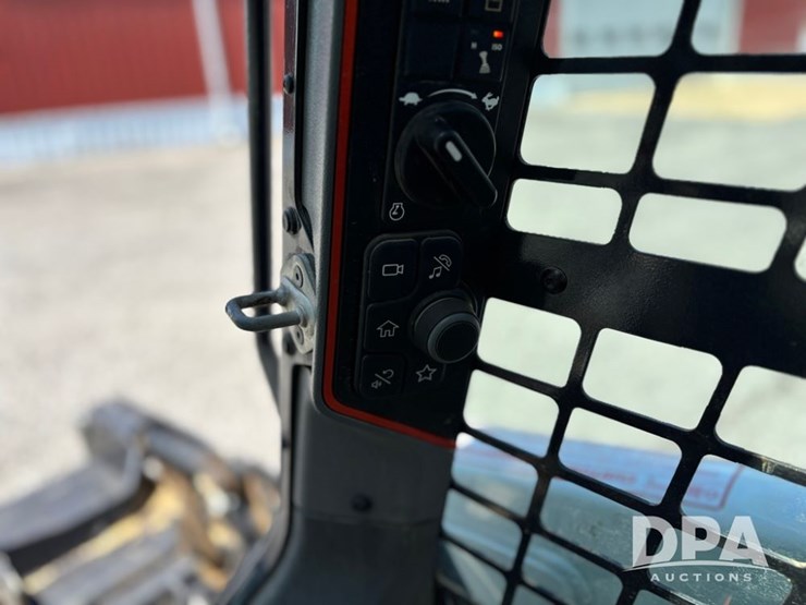 2021-bobcat-t62-image-48