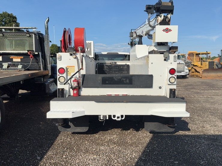 2017-ford-f550-image-11