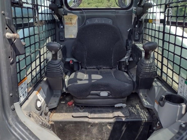 2021-bobcat-t770-image-14