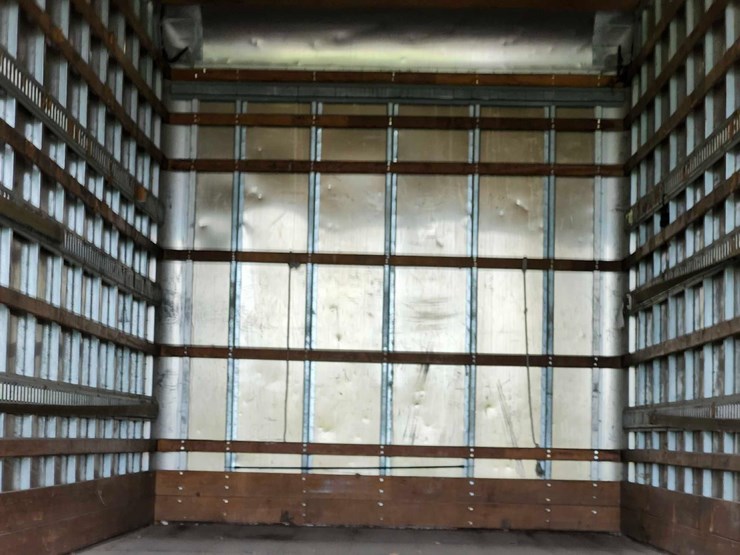 2004-freightliner-m2-chassis-image-6
