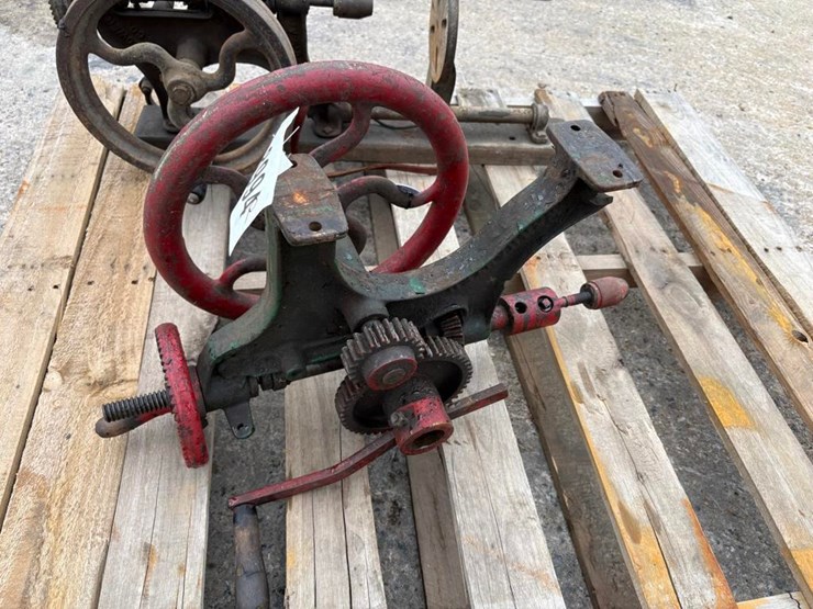 hand-crank-drill-press-image-1