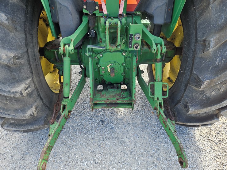 2011-john-deere-5055d-image-5