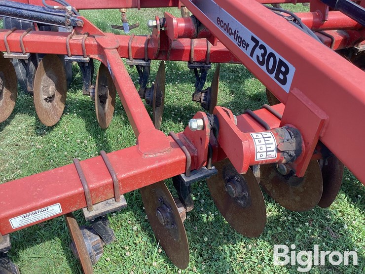 case-ih-730b-ecolo-tiger-7-shank-ripper-image-18