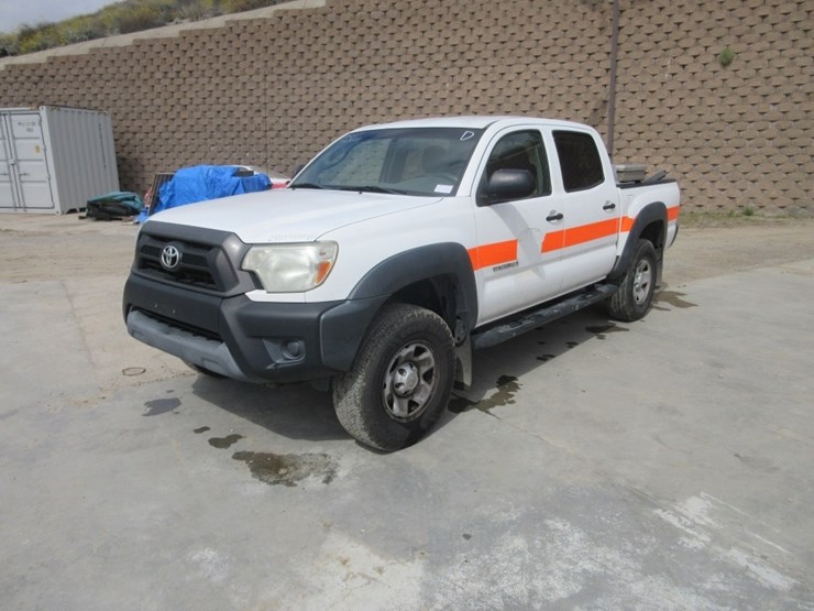 2013-toyota-tacoma-image-1