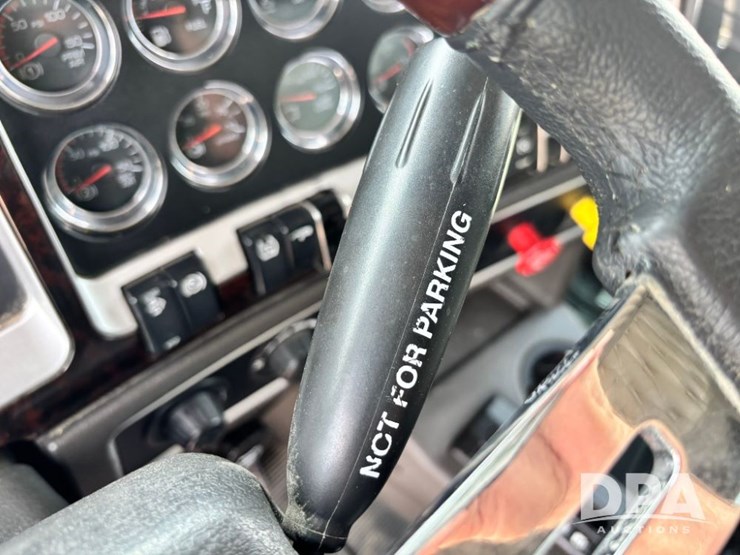 2014-kenworth-t660-image-109