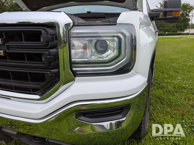 2016-gmc-sierra-pickup-(lt1366)-image-46