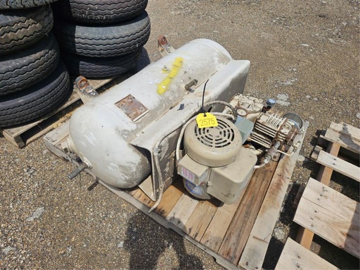 #2575-•-horizontal-air-compressor-image-1