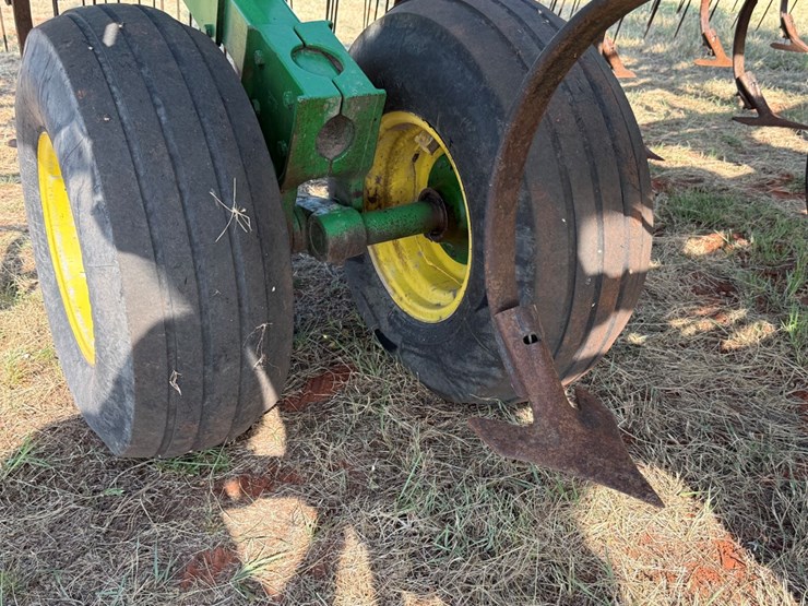 2013-john-deere-2210-image-20