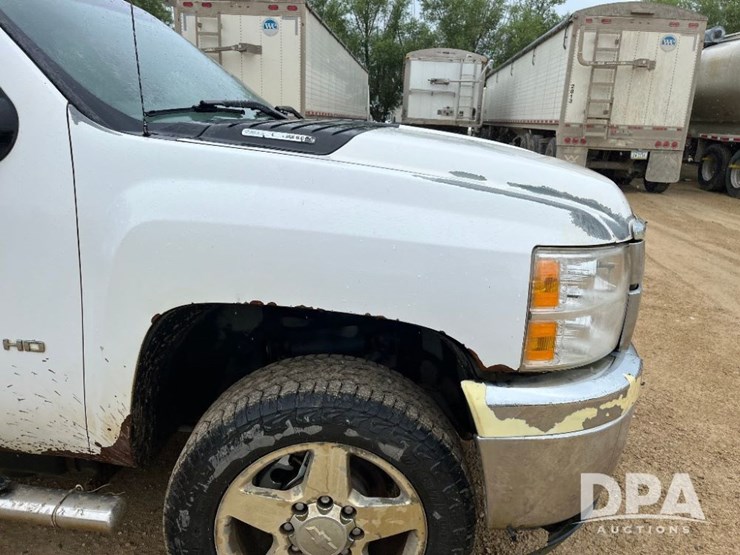 2011-chevrolet-silverado-2500-image-28