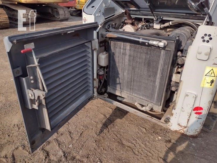 2020-takeuchi-tl8-image-36