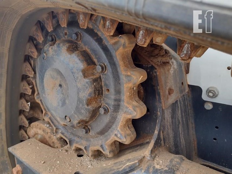 2023-bobcat-t770-image-31