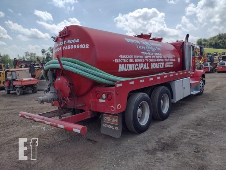 2003-freightliner-fld112-image-37