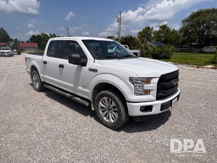2016-ford-f150-xl-image-1