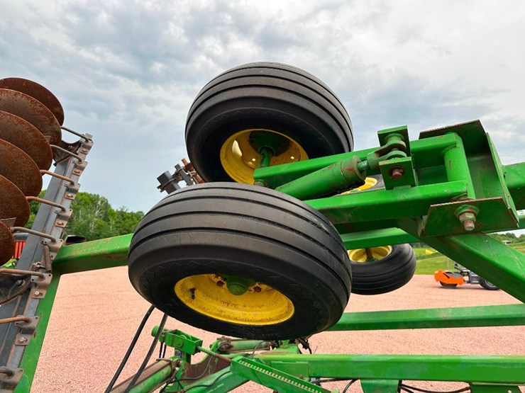john-deere-630-image-7