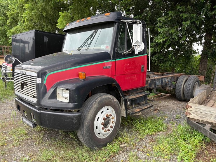 freightliner-fl70-image-2