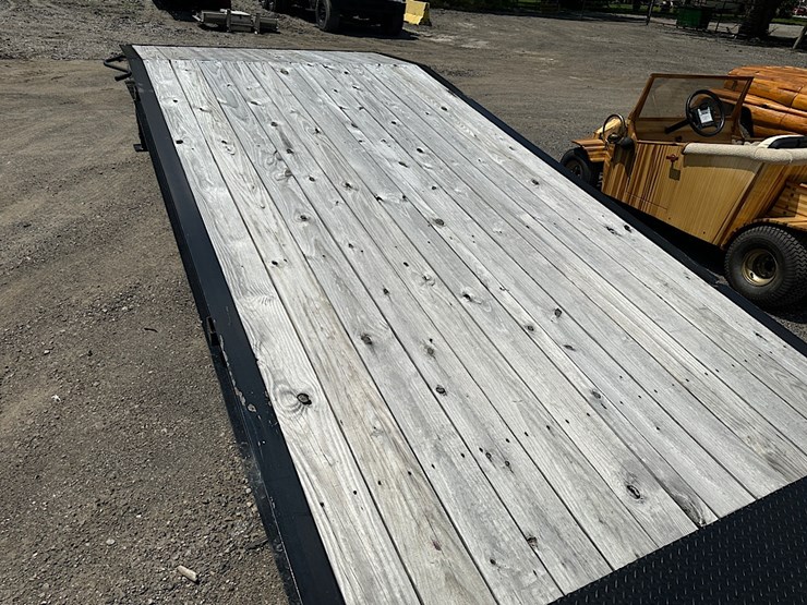 superior-trailer-products-loading-dock-image-6