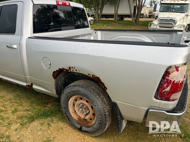 2012-dodge-ram-1500-image-38
