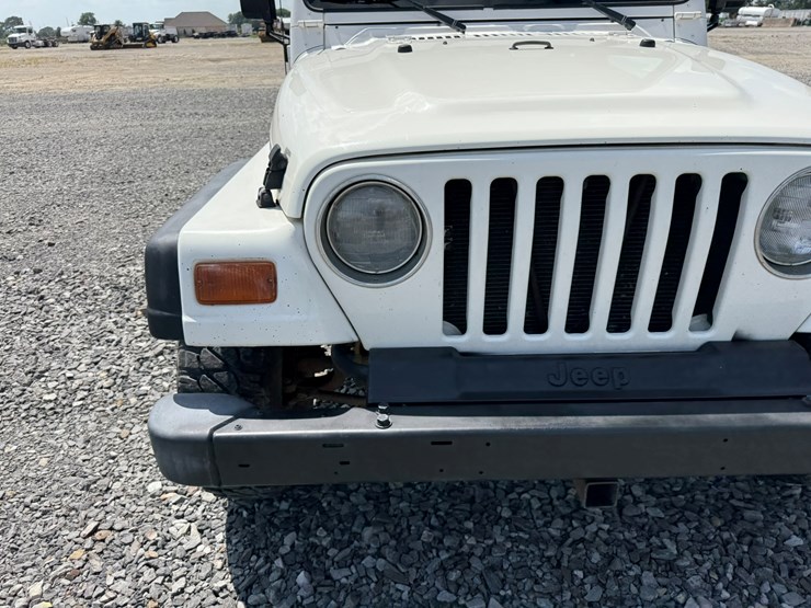 1997-jeep-wrangler-image-16