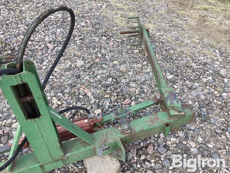 3-pt-round-bale-unroller-image-9