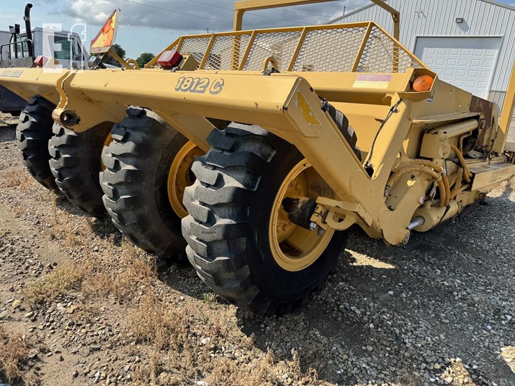 2000-deere-1812c-image-6