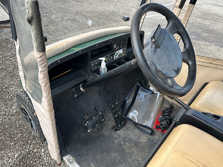 ez-go-4-seater-golf-cart-image-11
