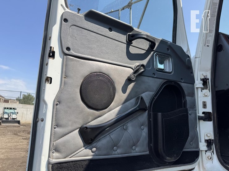 2012-western-star-4900-image-35