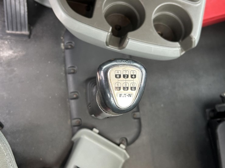 2016-kenworth-t880-image-16