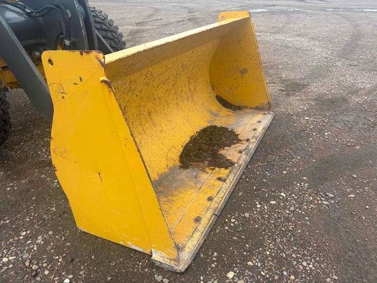 deere-204l-image-10