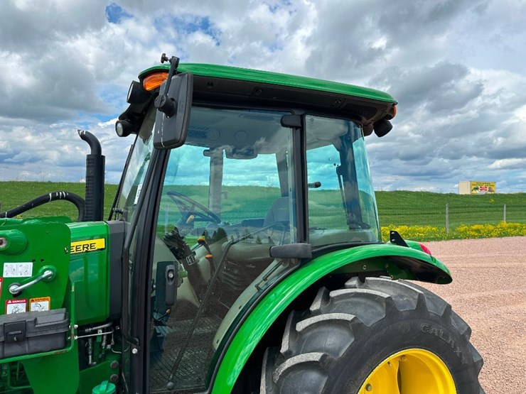 2020-john-deere-5075e-image-15