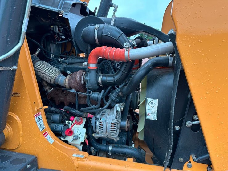 2019-case-580sn-image-46
