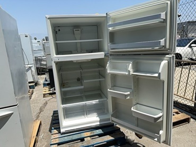 lot#-832-whirpool-and-mini-refrigerator-image-2