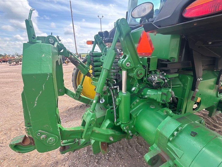 2013-john-deere-8360rt-image-33
