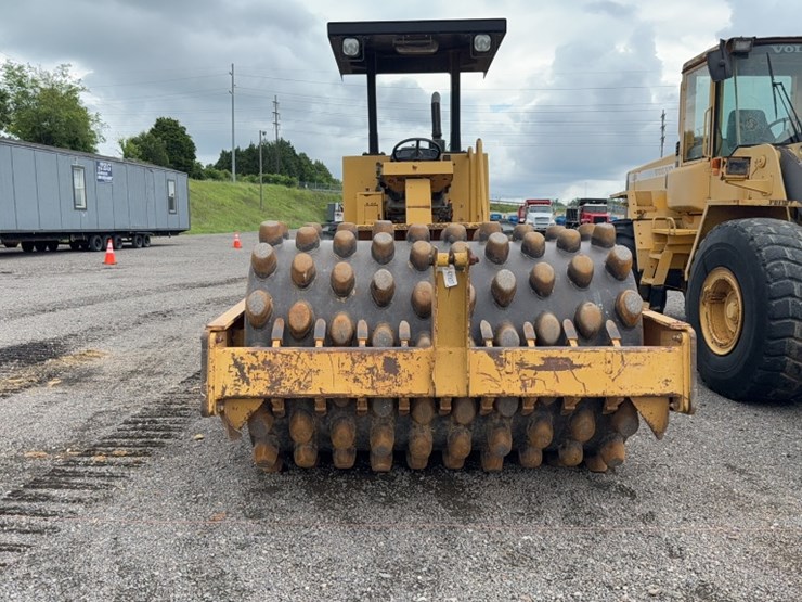 caterpillar-cp-563c-image-2