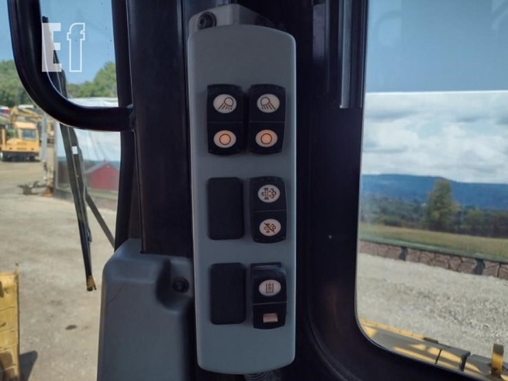 2018-caterpillar-d6t-lgp-image-12