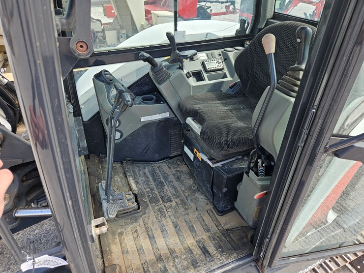 2019-bobcat-e85-image-10