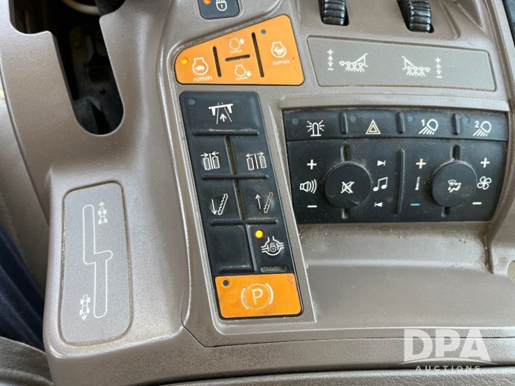 2020-john-deere-r4045-image-100