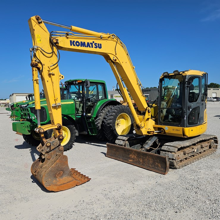 2017 KOMATSU PC88MR-10