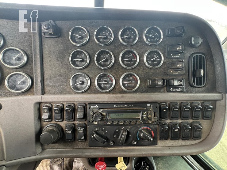2013-peterbilt-386-image-12