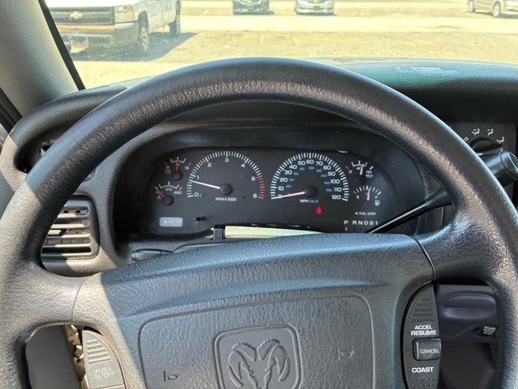 2001-dodge-2500-image-13