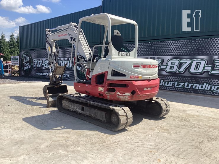 2016-takeuchi-tb260-image-3
