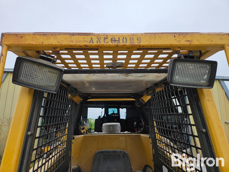 2001-asv-posi-track-4810-image-17
